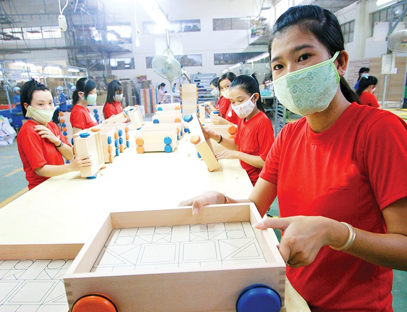 Female-led businesses have suffered the most during the pandemic due to leaders’ additional responsibilities, photo Le Toan