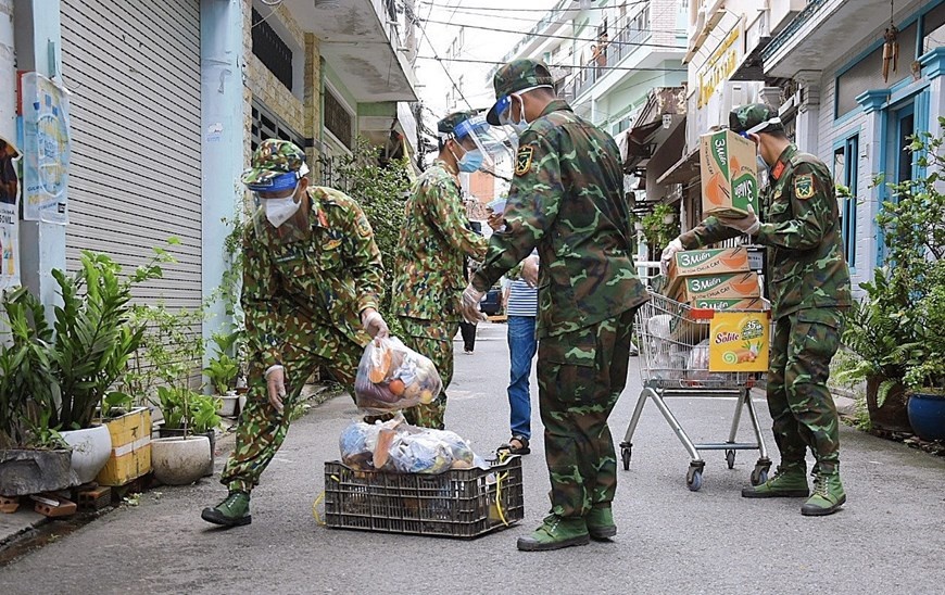 Military forces enthusiastically helping people amid Covid-19 pandemic
