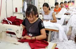 garment exports on target