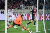 Pastore puts PSG in pole position