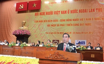 More overseas Vietnamese embrace their homeland