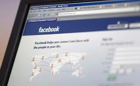 Facebook hits billion users amid revenue worries