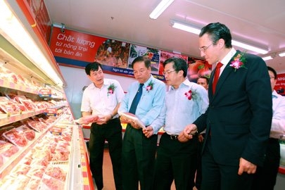 metro cash carry opens wholesale store in kien giang