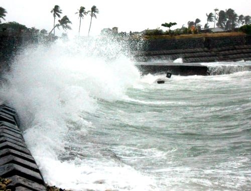 nari, storm, central vietnam