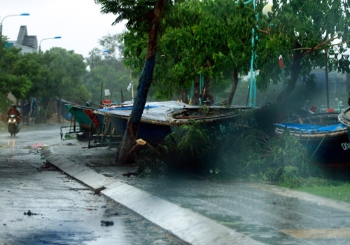 nari, storm, central vietnam