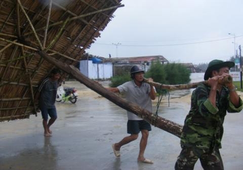 nari, storm, central vietnam