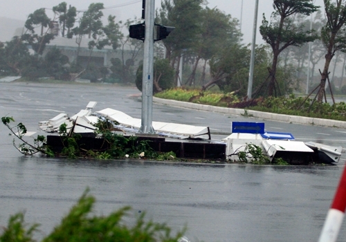 nari, storm, central vietnam