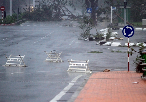 nari, storm, central vietnam