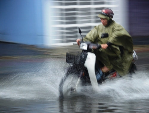 nari, storm, central vietnam