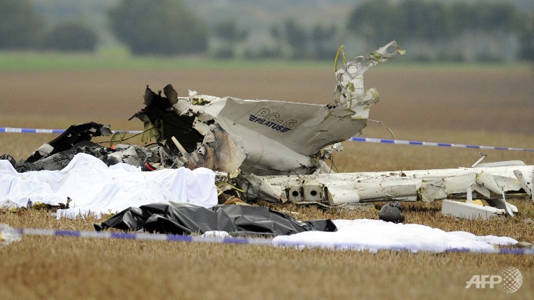 at least 10 dead in plane crash in belgium