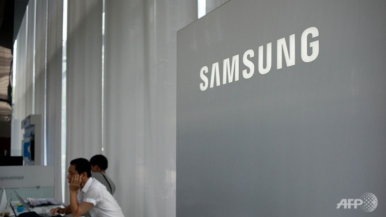 samsung q3 net profit spikes 256