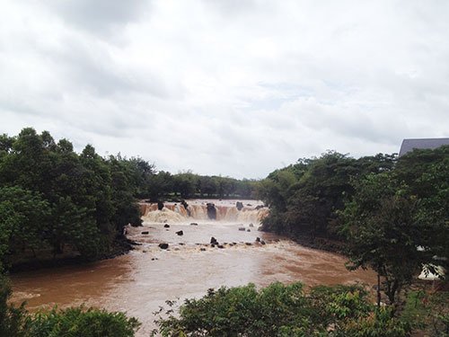 a fun weekend at giang dien waterfall in rainy season