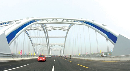 ha noi opens major road bridge