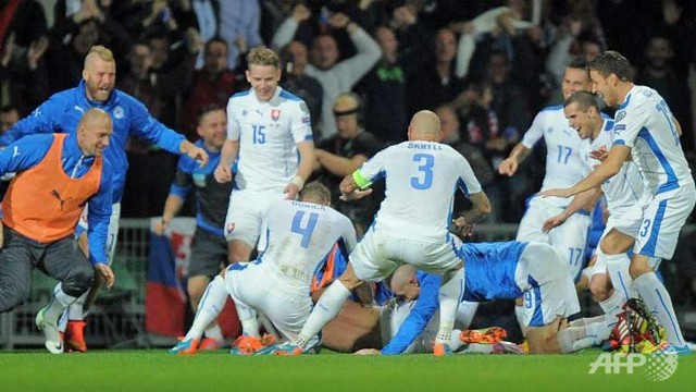 spain crash england cruise in euro qualifiers