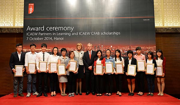 ICAEW awards scholarship to 15 promising students in Vietnam