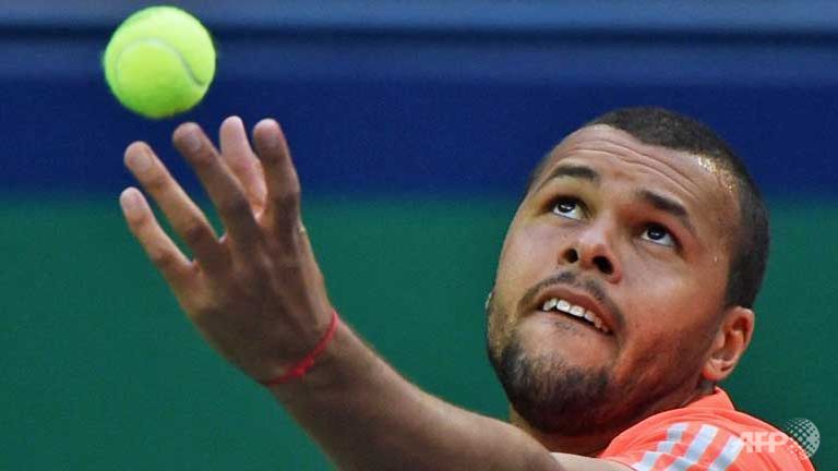 Tsongo Tsonga loses ground in race to London with early exit