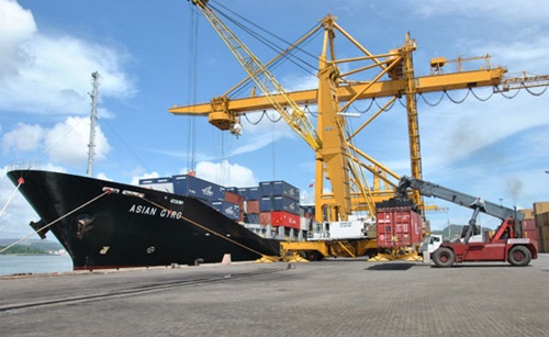 sea transport companies battle red tape for crew