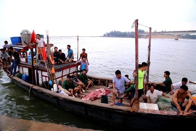 one dead as ship with 44 on board sinks in quang tri