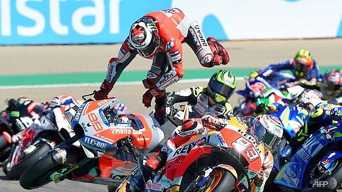 lorenzo declared fit to race in thai motogp but still in pain