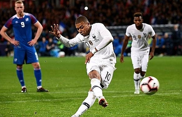 Mbappe helps France avoid Iceland defeat