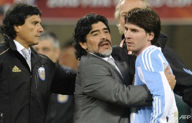 Maradona says Messi is not a leader for Argentina