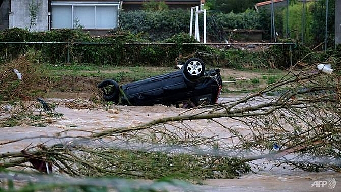 11 killed as floods hit southwest france