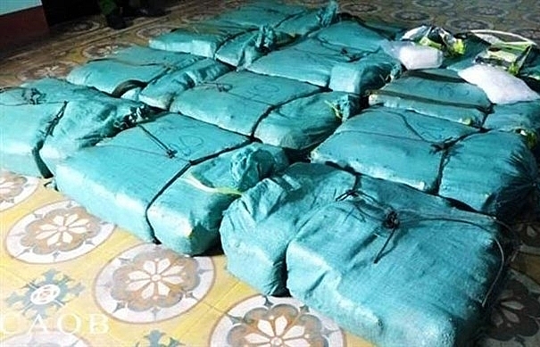 Quang Binh busts largest meth smuggling case