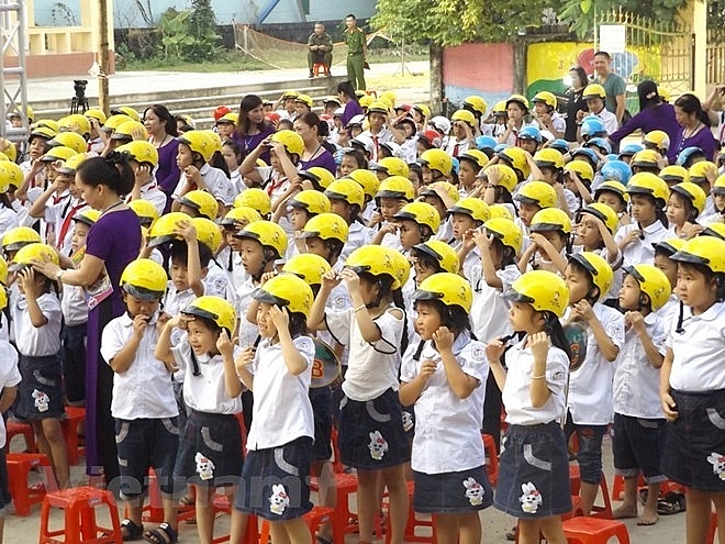 hanoi rok backed project helps ensure traffic safety for students