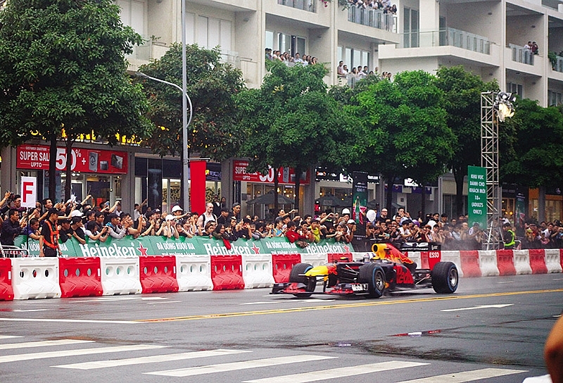 hanoi in pole position for f1 race tourist boost