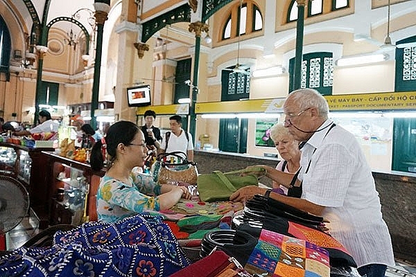 tourists can learn about hcmc with qr codes