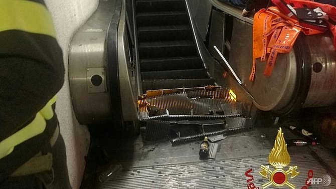 more than 20 injured in rome escalator collapse