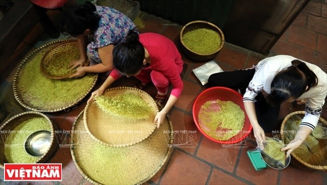 young sticky rice flakes delicacy of hanois autumn