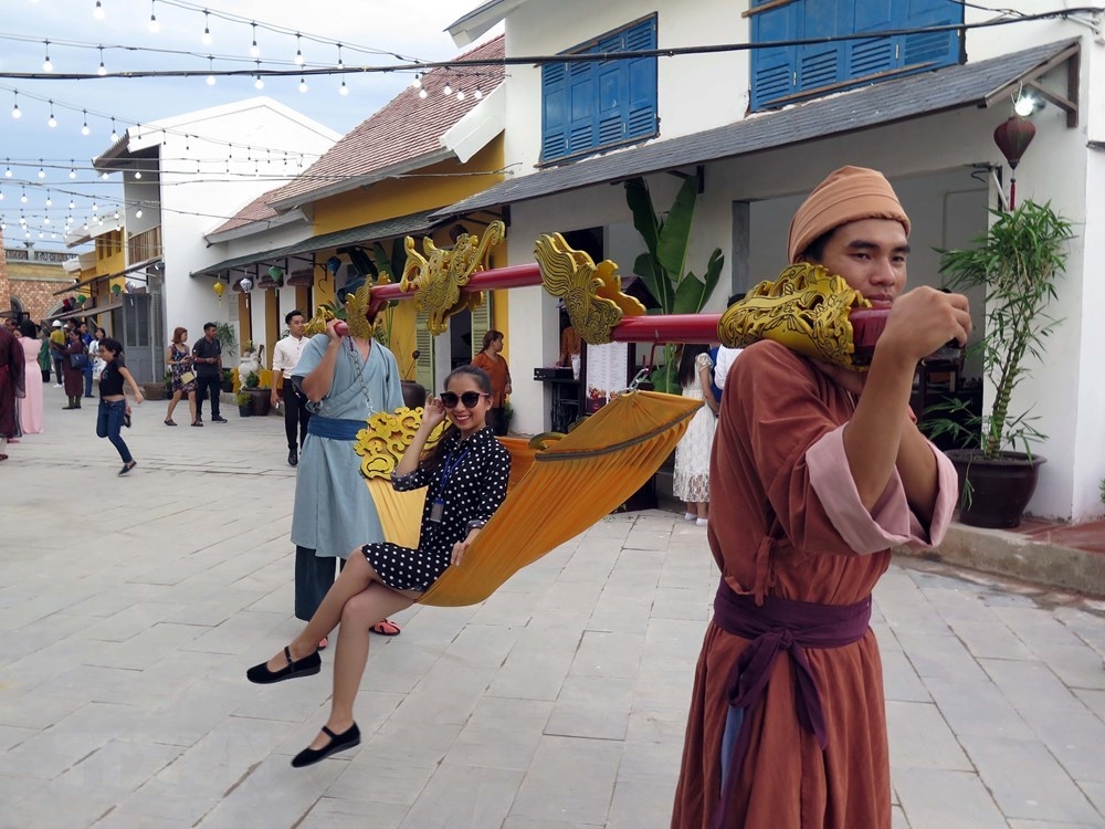 hoi an impression theme park offers new experience of the old town