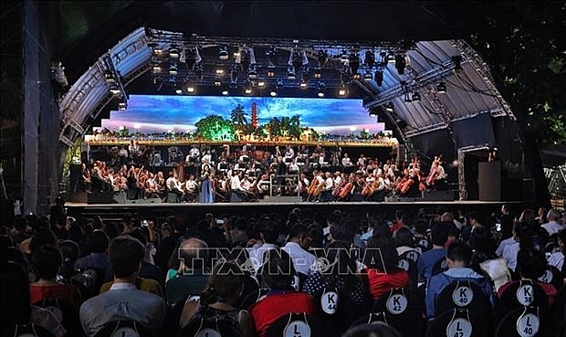 london symphony orchestra entertains hanoi audiences
