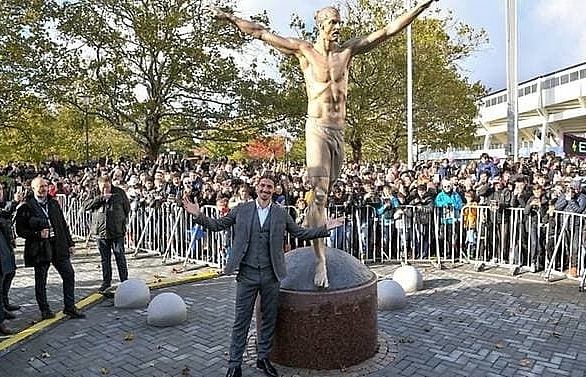 Ibrahimovic unveils larger than life statue in hometown