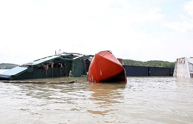 all crewmembers rescued from sunk container vessel