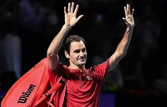 Federer celebrates 1,500th match with Basel breeze