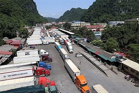 customs to work extra hours to clear truck jam at border