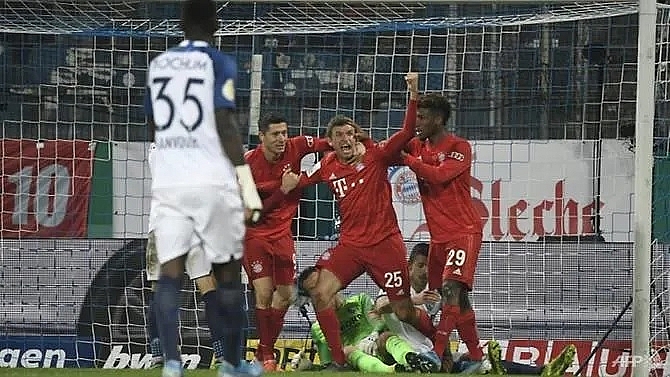 bayern survive scare at bochum to reach german cup last 16