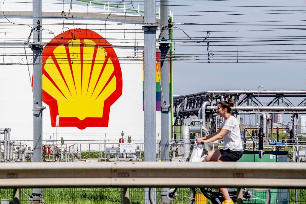 virus hit shell says cutting up to 9000 jobs by 2022