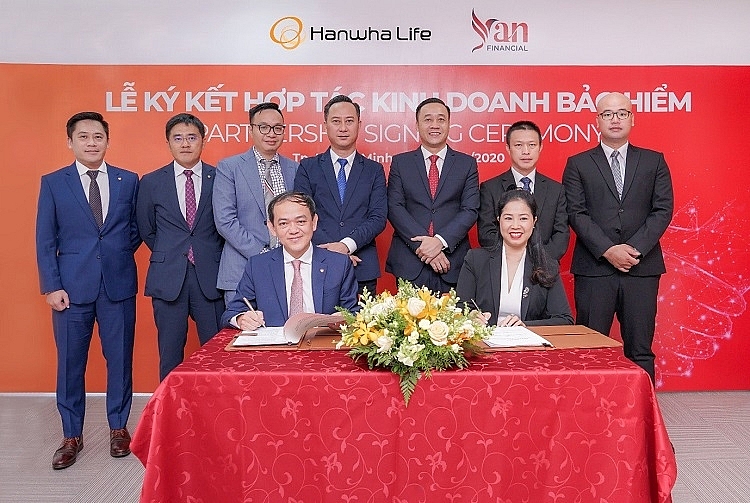 hanwha life vietnam inks strategic partnership with yan financial to benefit customers