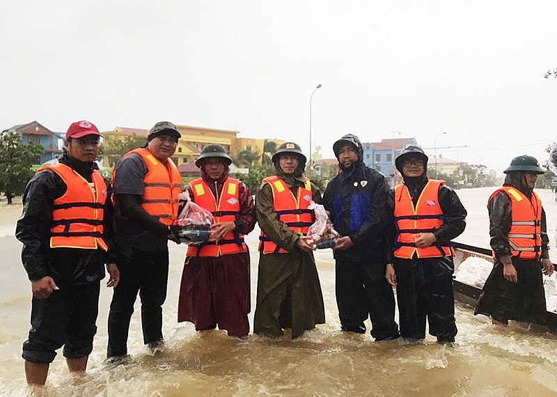 cp vietnam assisting central region in midst of hardship