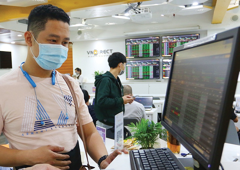 Analysts foresee a slow but steady recovery trend, photo Le Toan