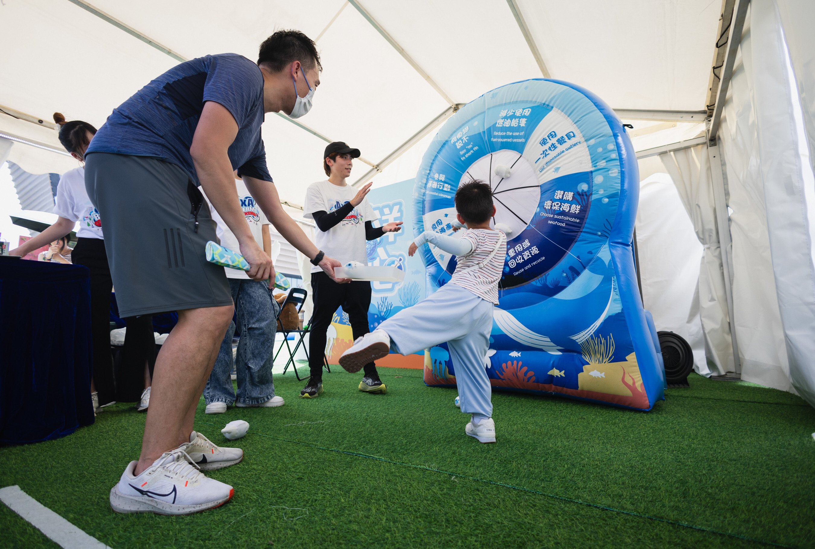 AXA BetterMe Weekend featured an array of recreational facilities and themed booths centred around three main areas: “Mind Health”, “Physical Health”, and “Wellness and Sustainability”, offered everyone the chance to enjoy a weekend filled with positive energy.