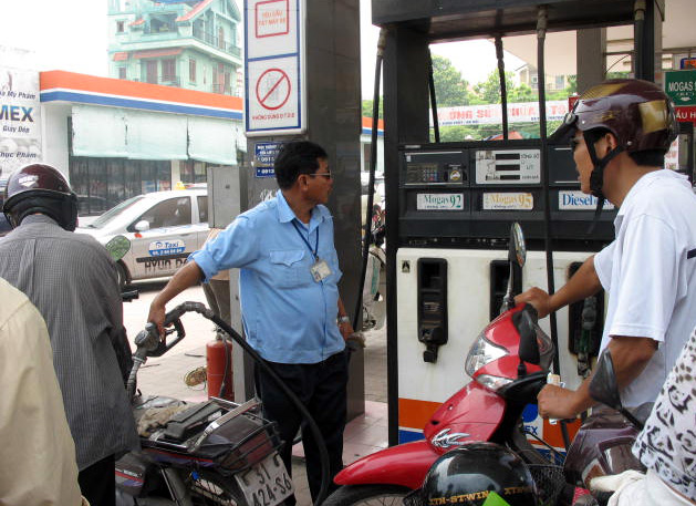 City authorities discover seven cheating petrol stations