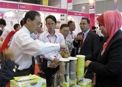 hcm city hosts intl shops and franchise exhibition