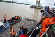 18 bodies recovered from indonesia bridge disaster