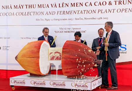 first cocoa plant opens in ben tre