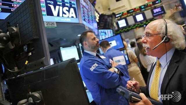 dow sp 500 close at records for second day in a row