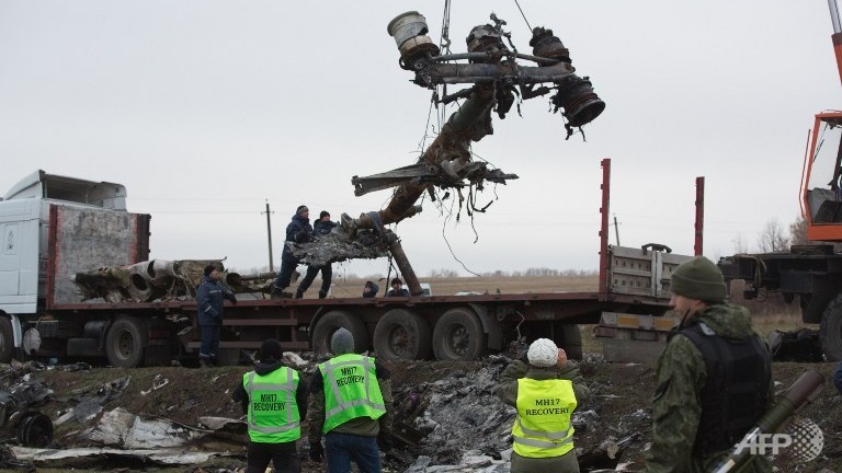 mh17 wreckage removal starts in east ukraine